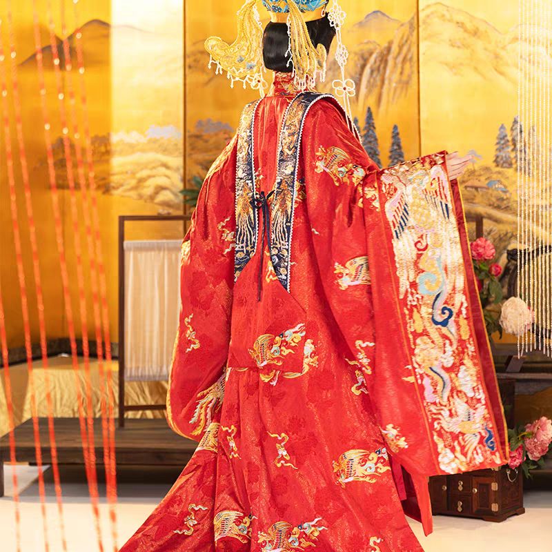 成都中式婚礼婚服怎么选? 配图1 天赐华裳